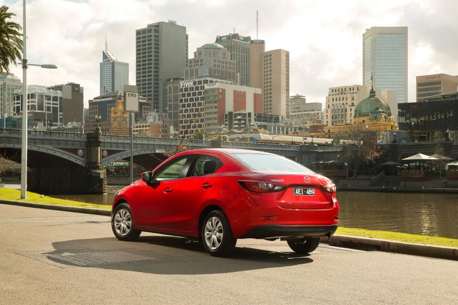  Mazda2 Sedan 2015 года  (AU) (фото 8 из 35)